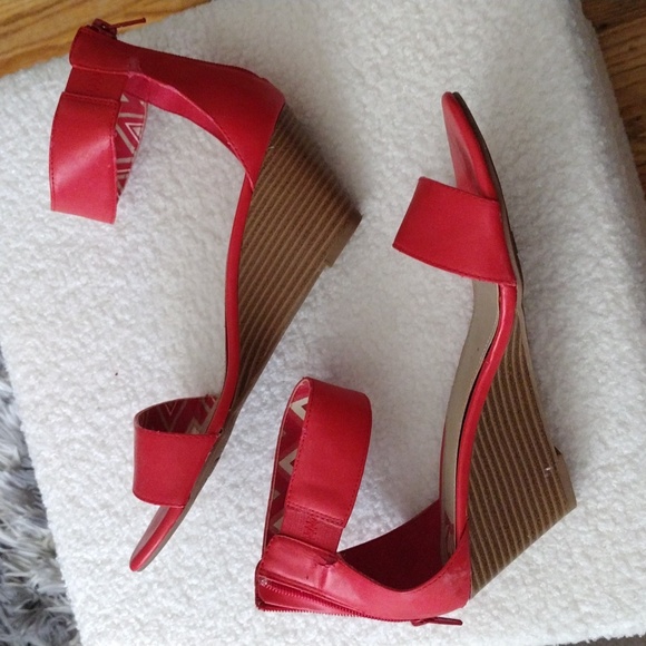 Shoes - Picture 4 of 4